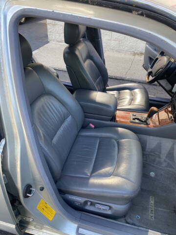 2000 Lexus LS 400
