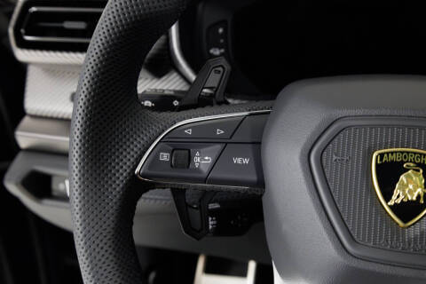 2025 Lamborghini Urus SE