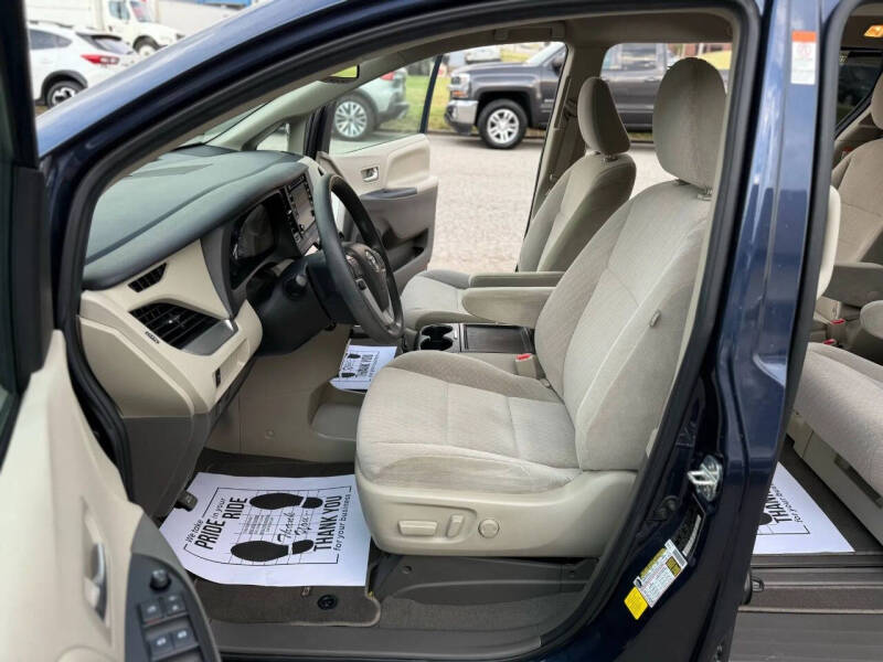 2020 Toyota Sienna LE 8-Passenger