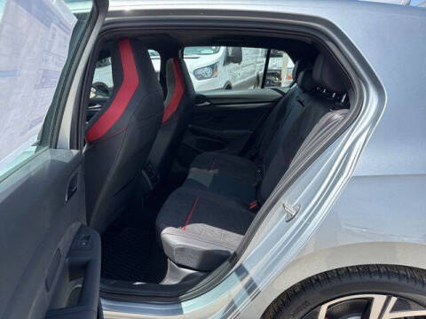 2025 Volkswagen Golf GTI SE