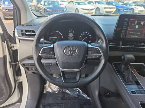 2021 Toyota Sienna LE 8-Passenger