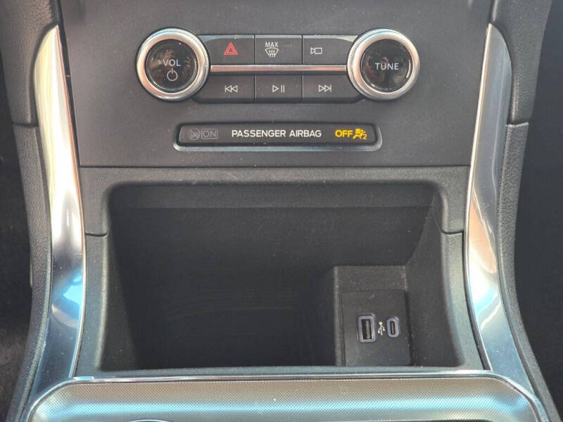 2023 Ford Edge Titanium