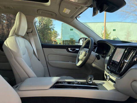2025 Volvo XC60 T8 Plus Dark Theme
