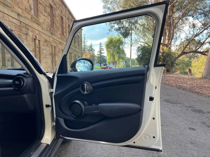 2015 MINI Hardtop 4 Door Cooper