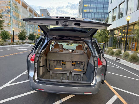 2012 Toyota Sienna XLE 8-Passenger