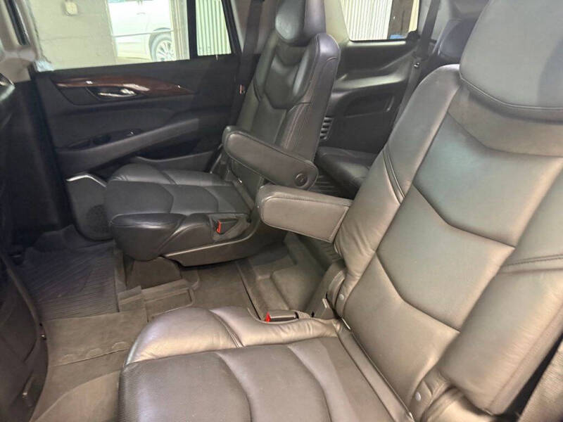 2019 Cadillac Escalade Luxury
