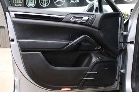 2017 Porsche Cayenne S E-Hybrid Platinum Edition