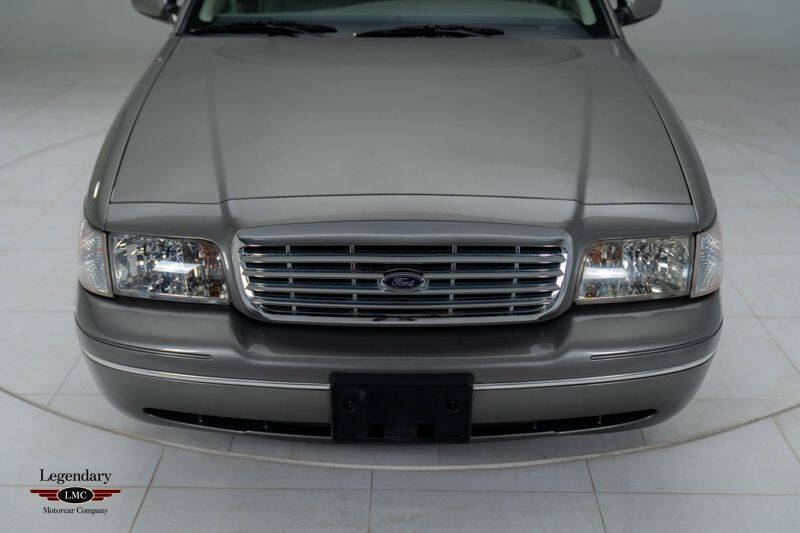 2003 Ford Crown Victoria