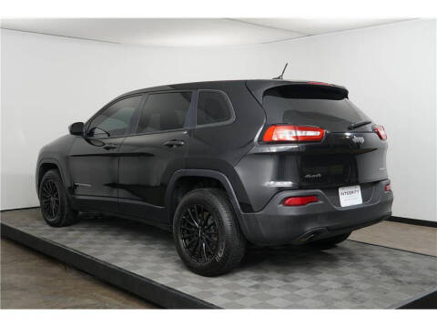 2016 Jeep Cherokee Sport
