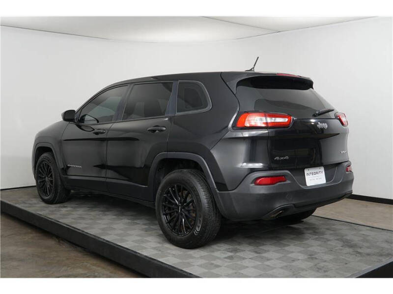 2016 Jeep Cherokee Sport