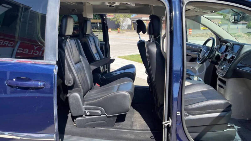 2014 Chrysler Town and Country Touring