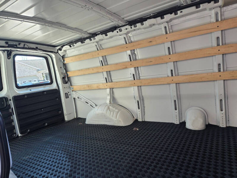 2021 GMC Savana 2500