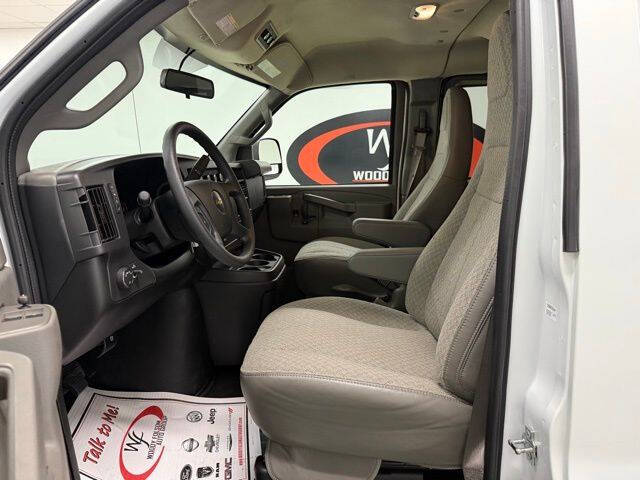 2025 Chevrolet Express LS 3500