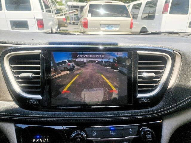 2022 Chrysler Pacifica Touring L