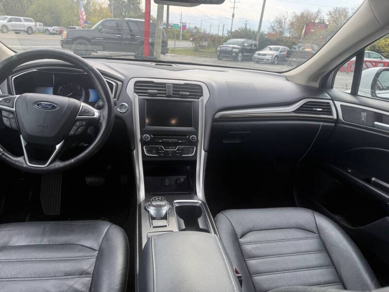 2017 Ford Fusion Hybrid SE