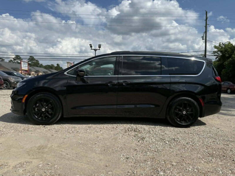 2022 Chrysler Pacifica Touring L