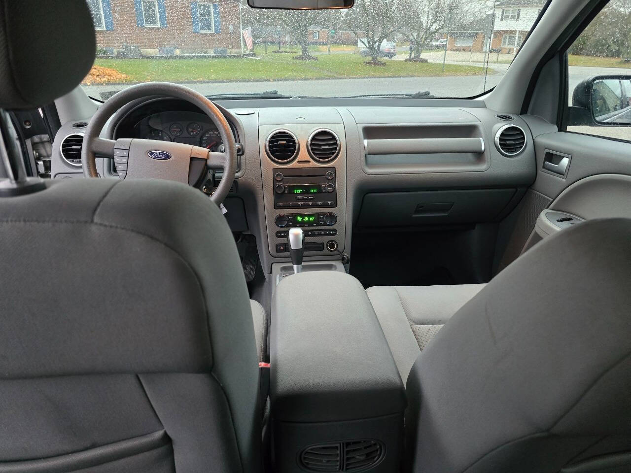 2005 Ford Freestyle for sale at QUEENSGATE AUTO SALES in York, PA