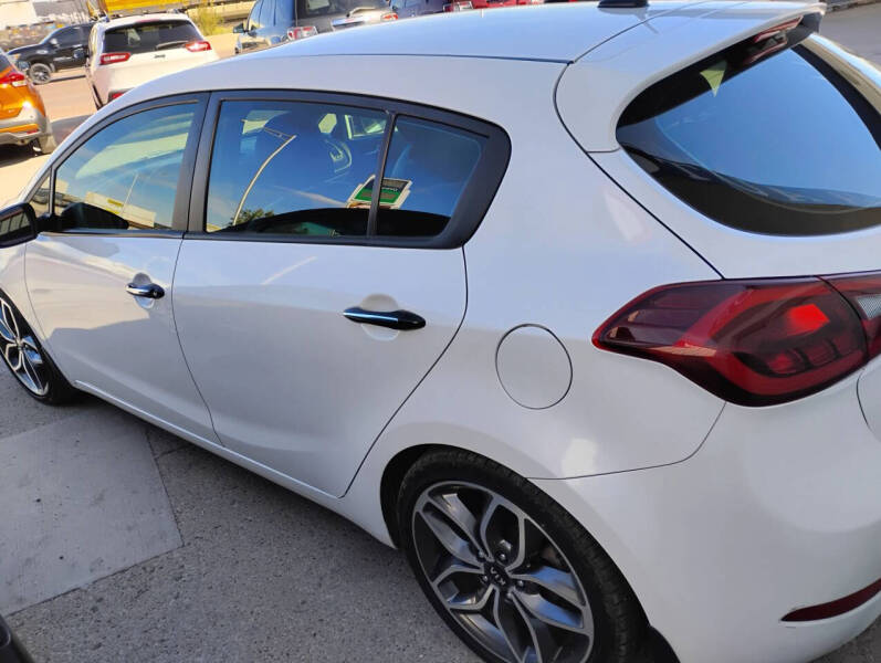 2016 Kia Forte5 SX's photo