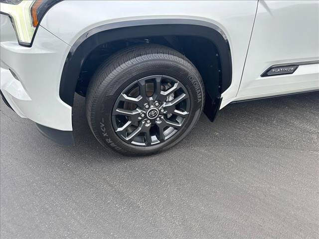 2023 Toyota Sequoia SR5