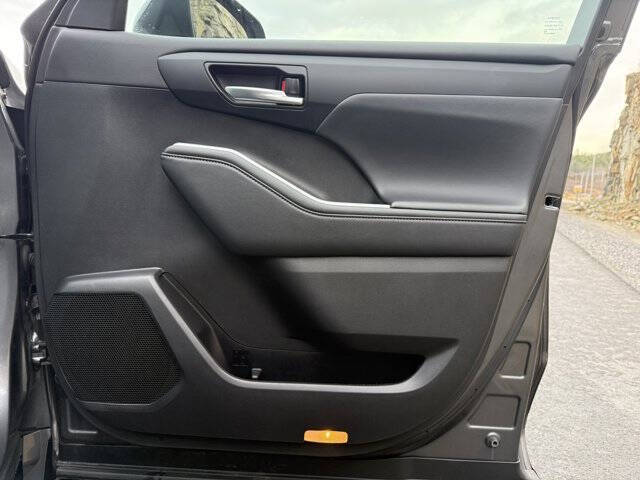 2023 Toyota Highlander Hybrid XLE