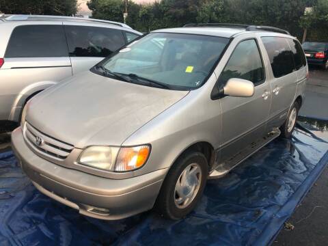 2002 Toyota Sienna for sale at East Bay United Motors in Fremont CA