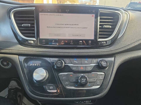 2024 Chrysler Pacifica Touring