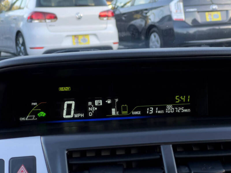 2014 Toyota Prius v Three