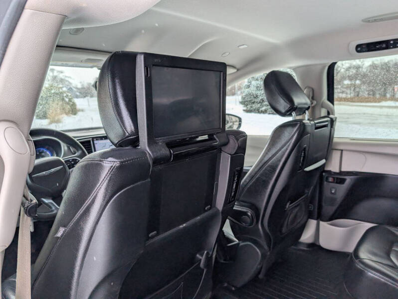 2022 Chrysler Pacifica Touring L