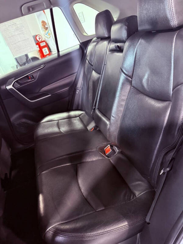 2019 Toyota RAV4 Hybrid LE