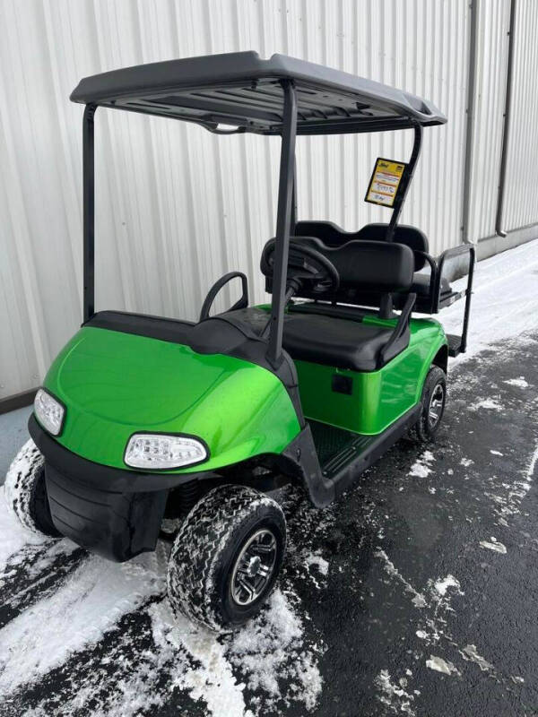 2023 E-Z-GO RXV