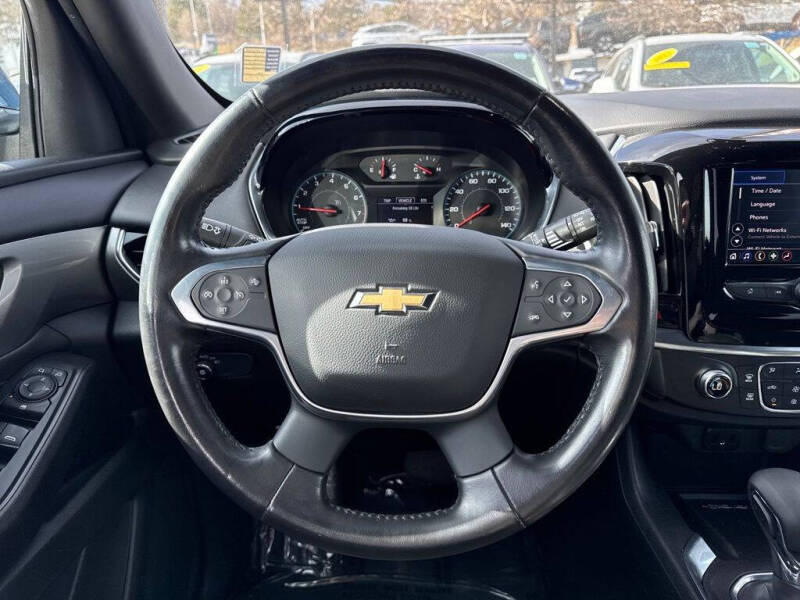 2022 Chevrolet Traverse LT Cloth