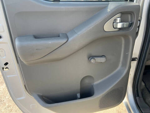 2005 Nissan Frontier LE