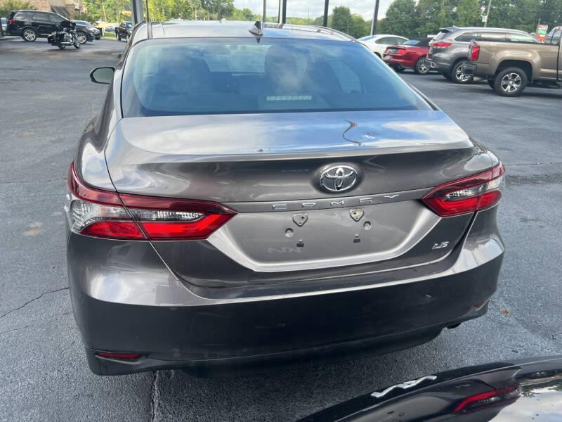 2022 Toyota Camry LE