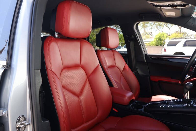 2015 Porsche Macan S