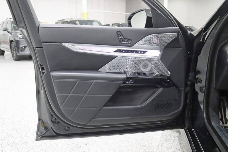 2023 BMW 7 Series 760i xDrive