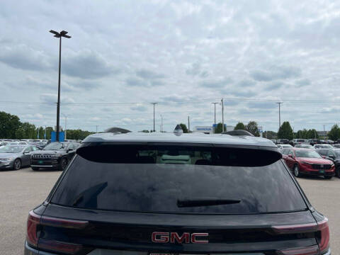 2024 GMC Acadia Elevation