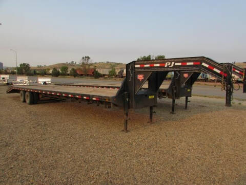 2019 PJ 38 FT CLAS