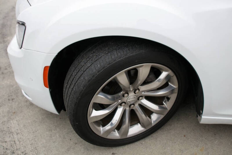 2019 Chrysler 300 Limited