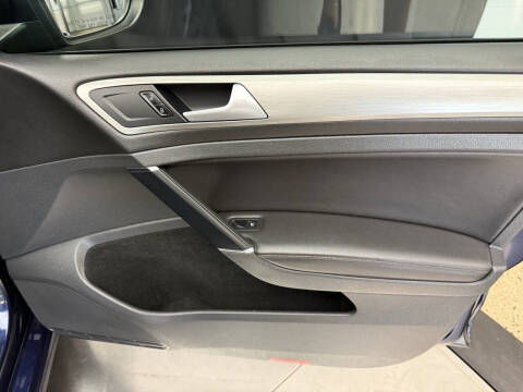 2015 Volkswagen Golf TSI SE