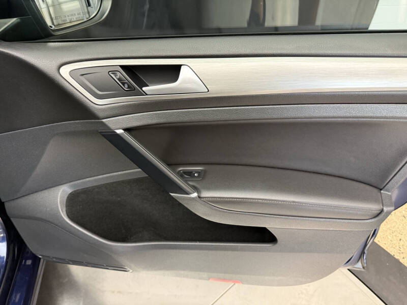 2015 Volkswagen Golf TSI SE