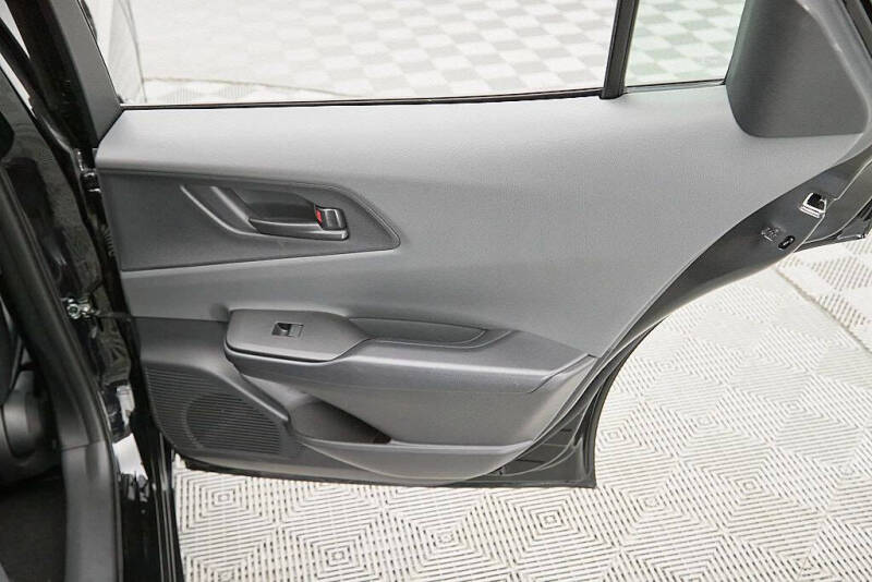 2025 Toyota Prius LE