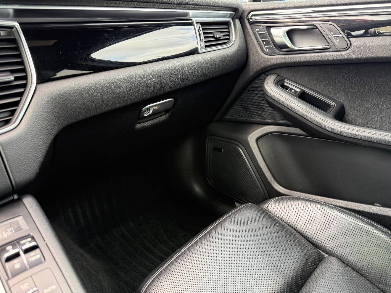 Blue 2016 Porsche Macan S AWD S 4dr SUV 17