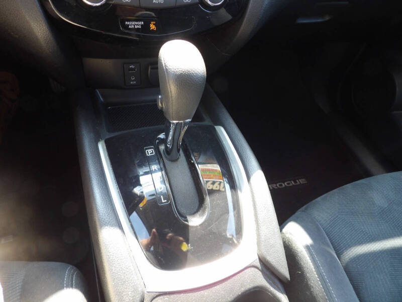 2016 Nissan Rogue SV