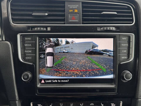 2017 Volkswagen Golf R 4Motion