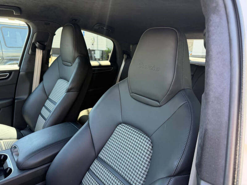 2023 Porsche Cayenne Turbo Coupe