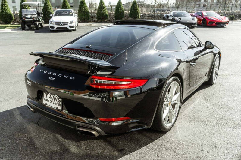 2018 Porsche 911 Carrera