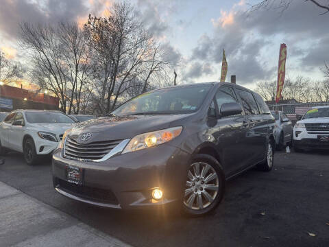 2012 Toyota Sienna XLE 7-Passenger