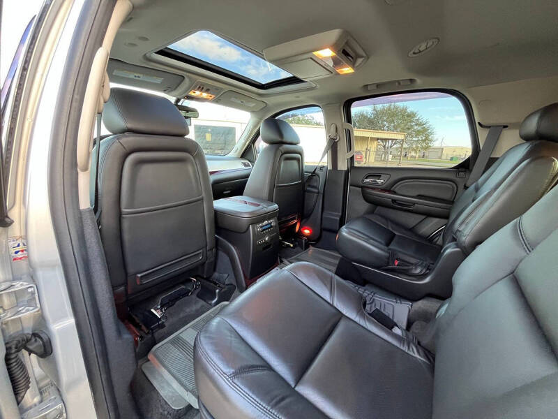 2010 Cadillac Escalade Luxury