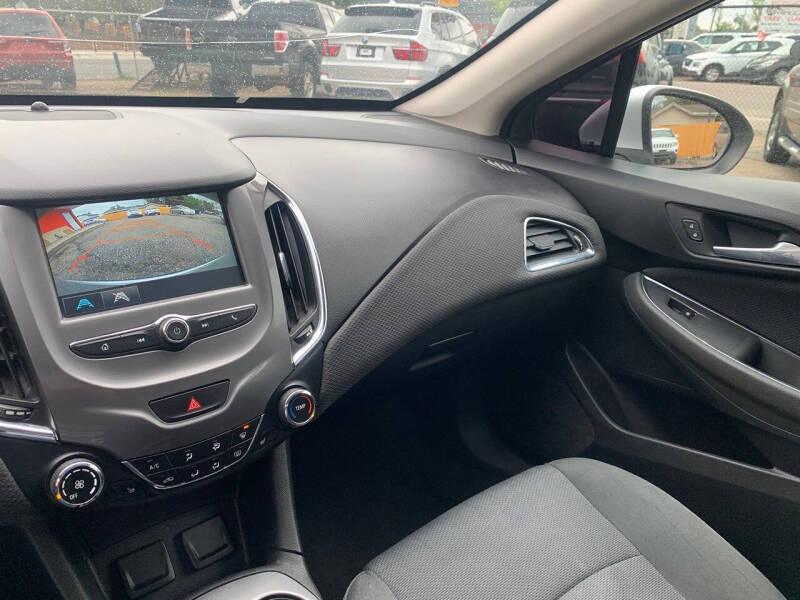 2018 Chevrolet Cruze LT Auto