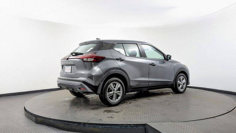 2023 Nissan Kicks S